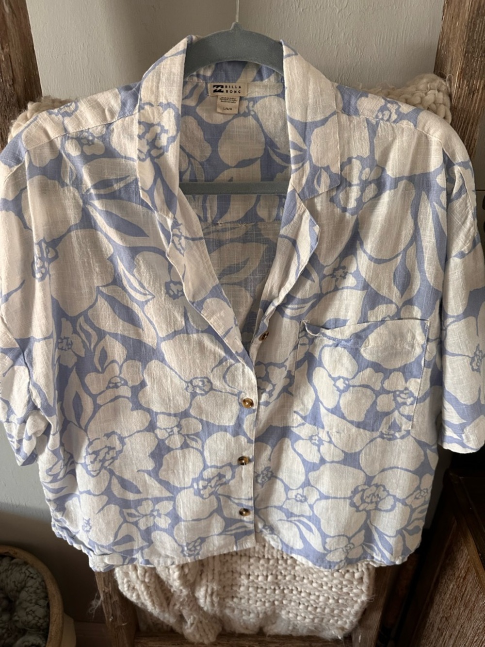 Billabong Women's Light Blue and White Floral Button-Down Shirt
